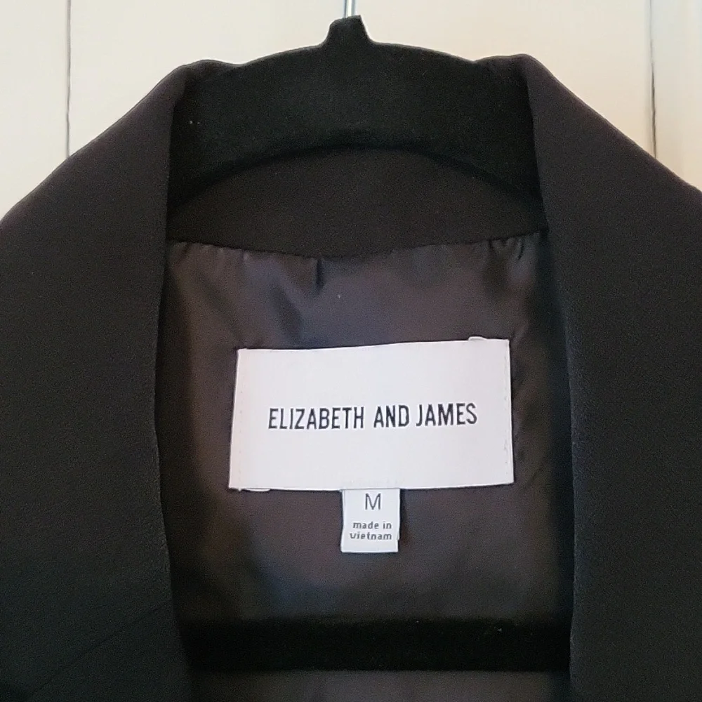 Elizabeth and James Oversized Blazer - Picture 2 of 4